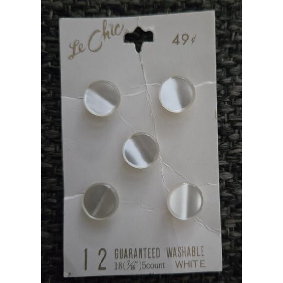 Four Sets of Vintage Buttons Le Chic, Le Bouton, Majesty, and La Petite - Picture 3 of 6